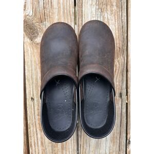 Dansko Chocolate Brown Leather Clogs Brown Women's Size 40 EU